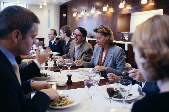 firmowe spotkanie w restauracji